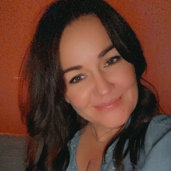 It’s me!! I’m your POSHER, J • A • M • I • E ! - Picture 4 of 6